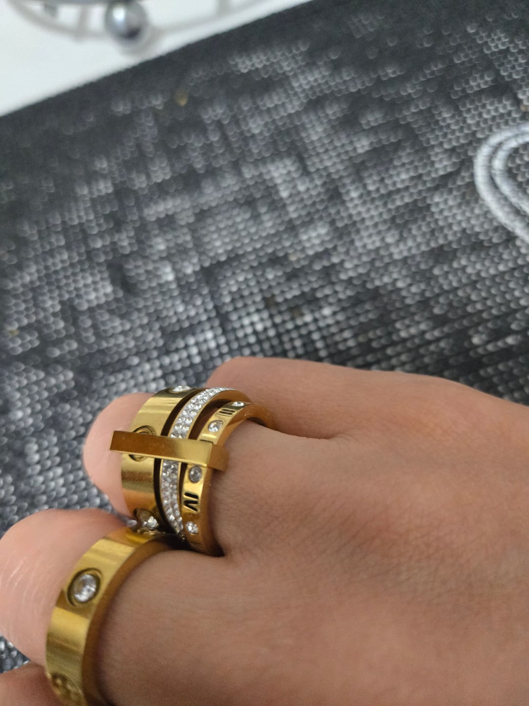 Customer photo review of Anel Triplo Momentos Banhado em Ouro 18k