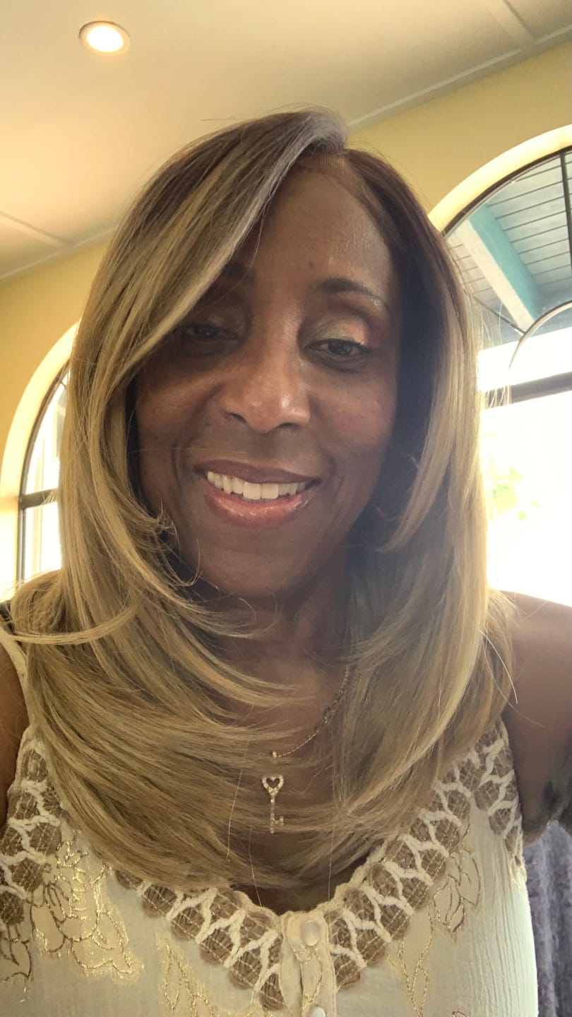 Customer photo review of Shake N Go Snatched Glueless HD Lace Front Wig - ELYSIA