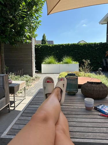 Customer photo review of HappyFlops