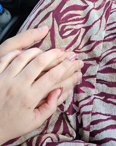 Customer photo review of Coral Whisper-Short Almond - 30 Adet Takma Tırnak