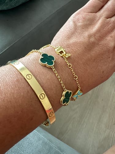 Customer photo review of 18K Vintage Alhambra Five Motifs Malachite Clover Bracelet