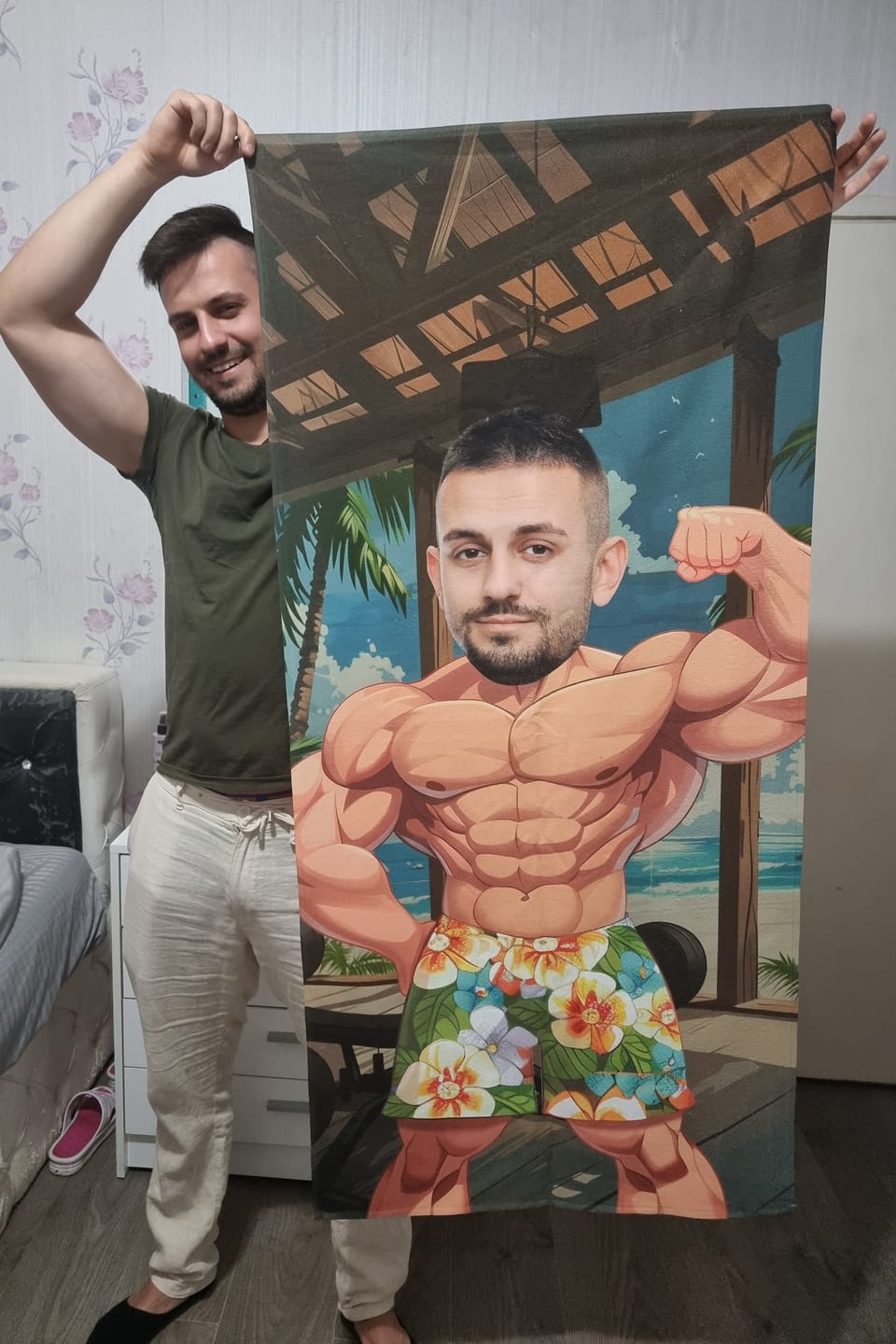Customer photo review of Персонализирана Хавлия с Лице "Нацепена батка"