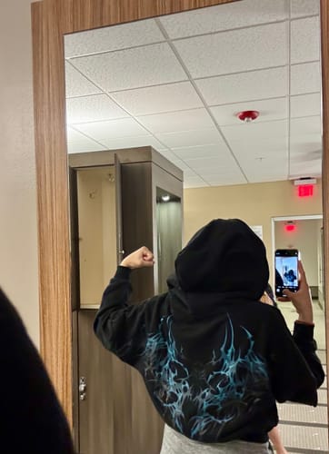 Customer photo review of Women's Midnight Veil Cropped Zip-up Hoodie [STARLIGHT]