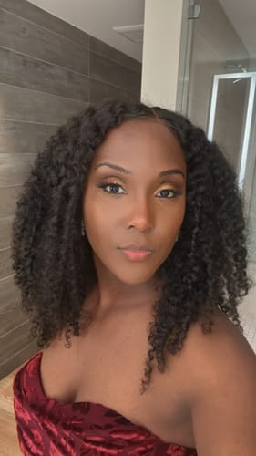 Customer photo review of CurlyMe Kinky Curly Glueless Wig Wear Go 6x4 HD Lace Pre Cut Lace Closure Wig