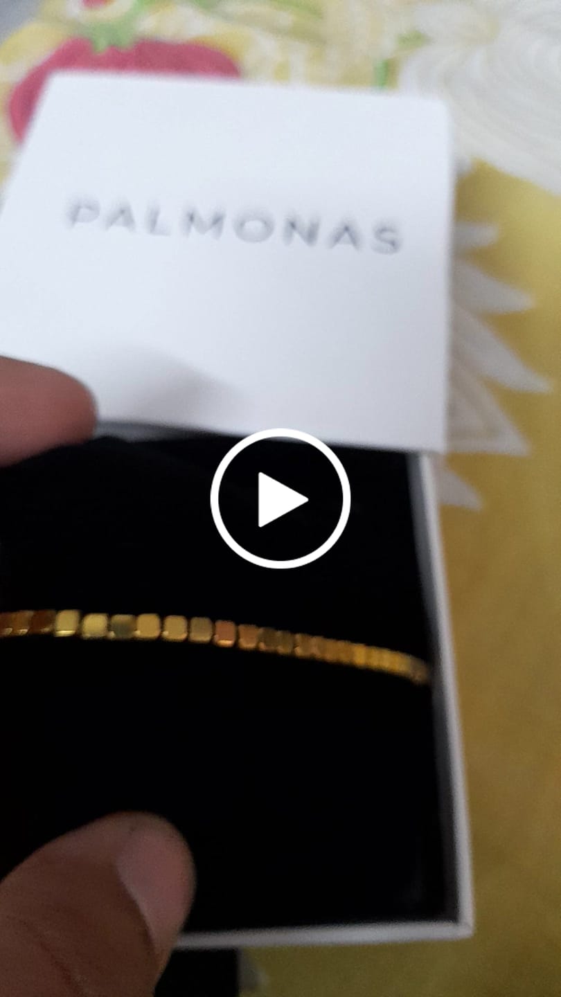 Customer video review of Gold Cube Chain Bracelet
