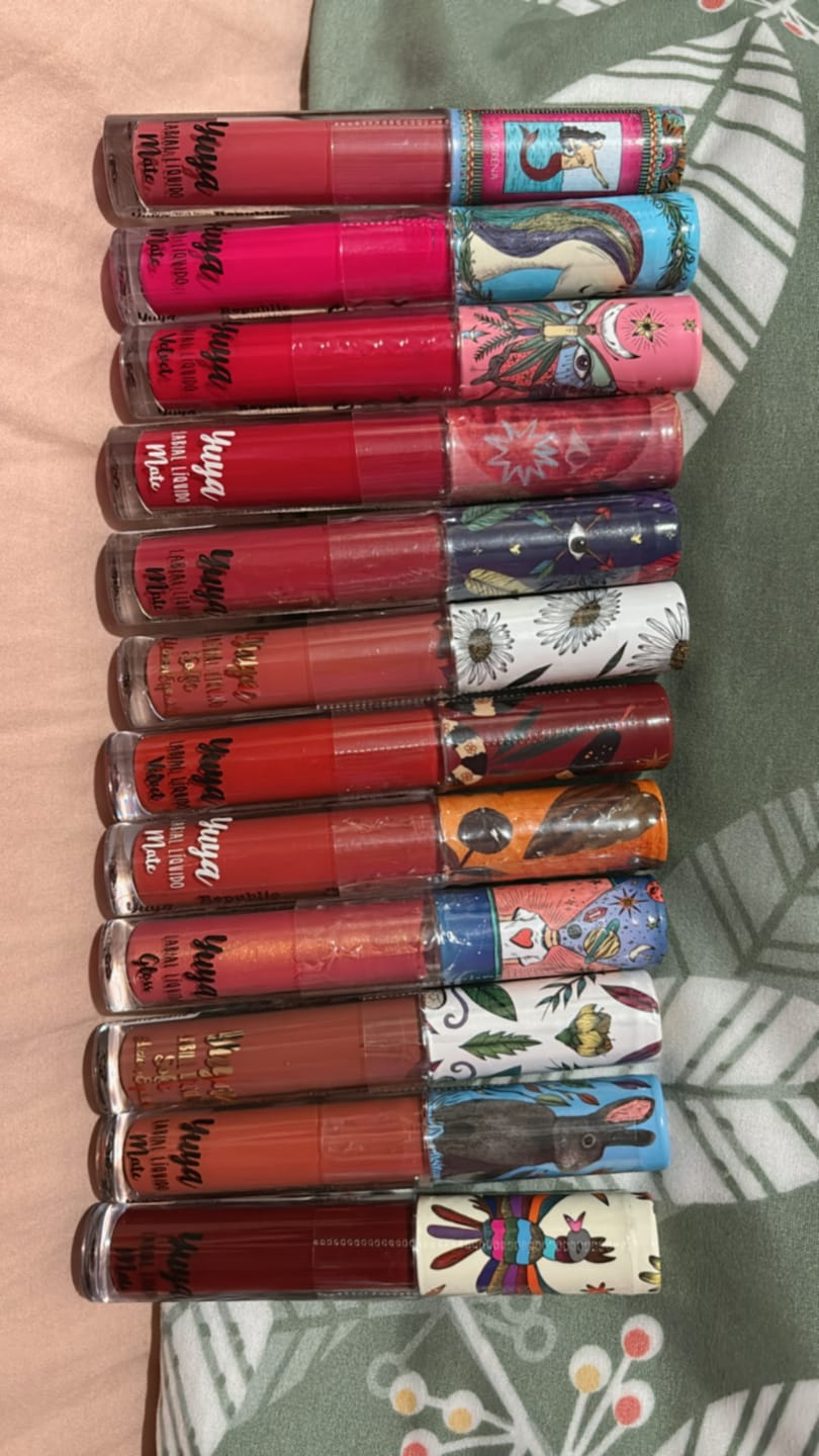 Customer photo review of Yuya - Paquete 6 Labiales Velvet (Te Quiero, Recuerdo, Querido, Roseta, Viva, Traviesa)