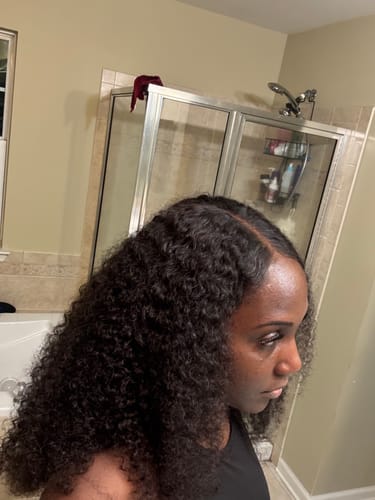 Customer photo review of CurlyMe Kinky Curly Glueless Wig Wear Go 6x4 HD Lace Pre Cut Lace Closure Wig