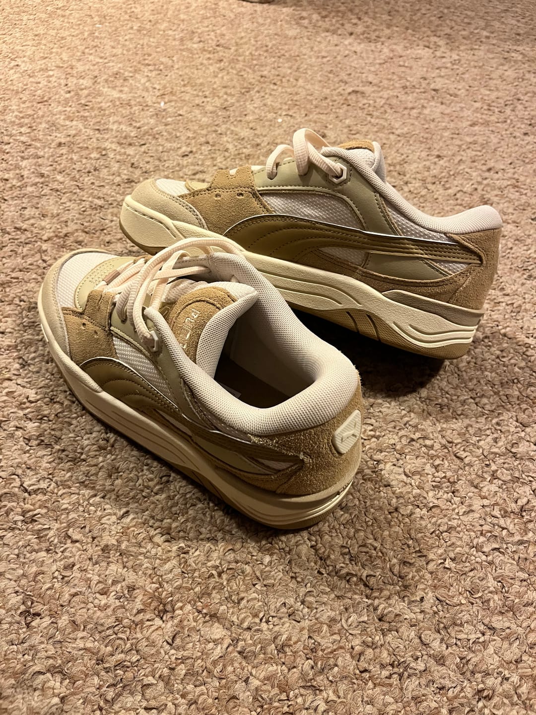Customer photo review of Zapatillas Puma 180 Unisex Beige - Blanco