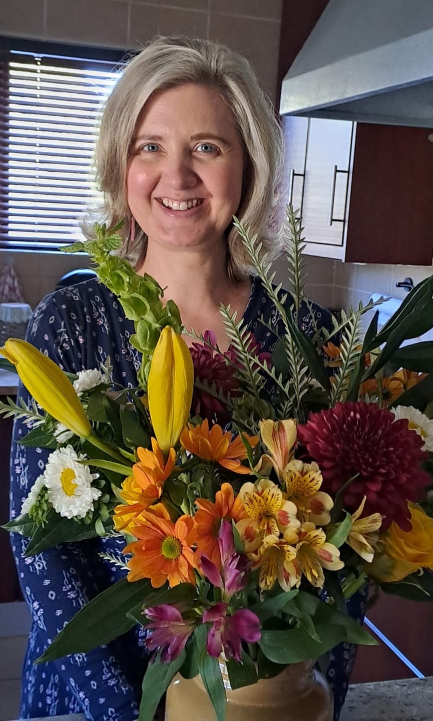 Customer photo review of Karoo Sunset - Fresh Flower Bunch In Shades Of Yellow, Orange, Red and White