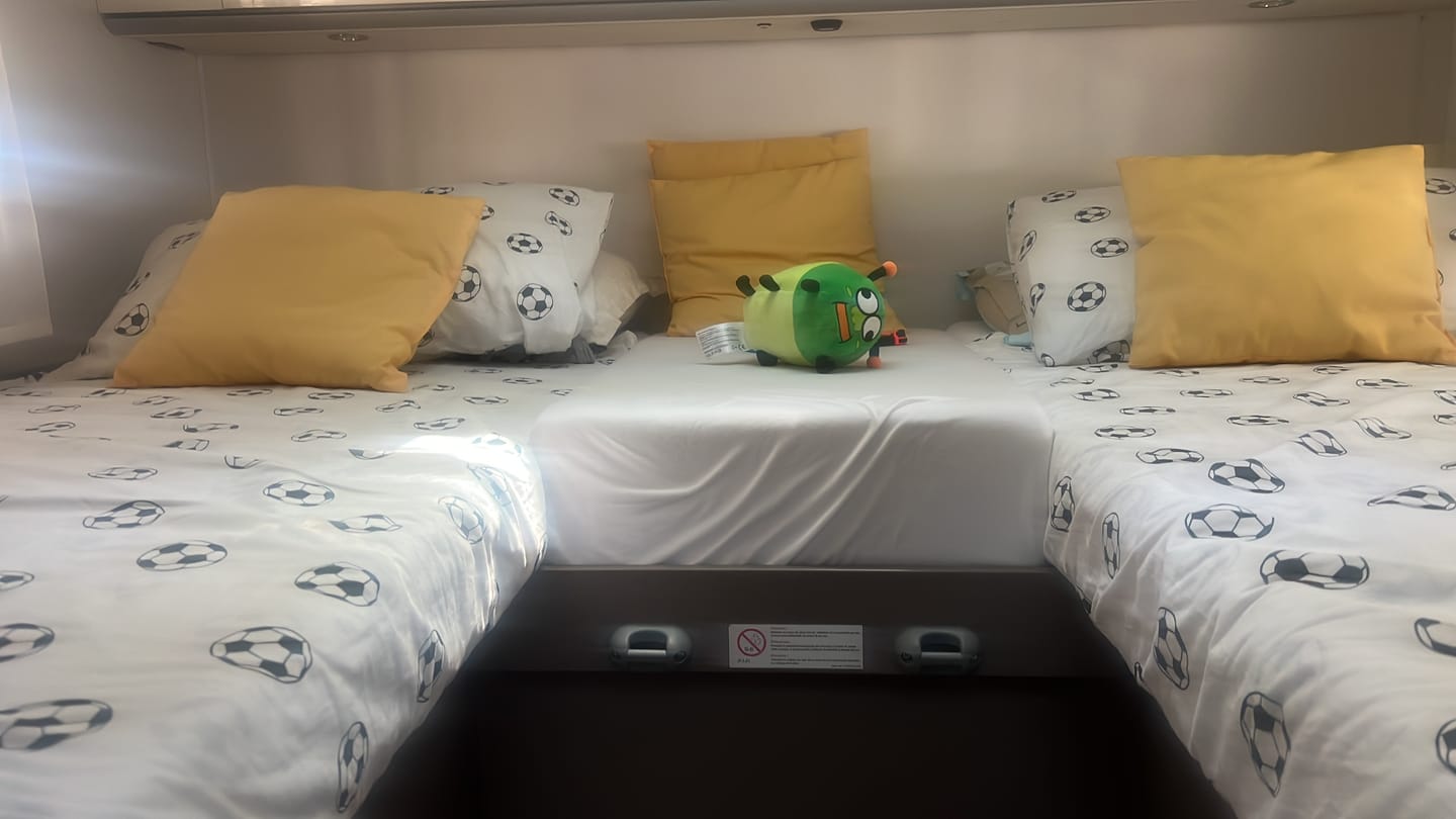 Customer photo review of Peluche Bruco Gianluco + Albo Fumetti e Canzoni!