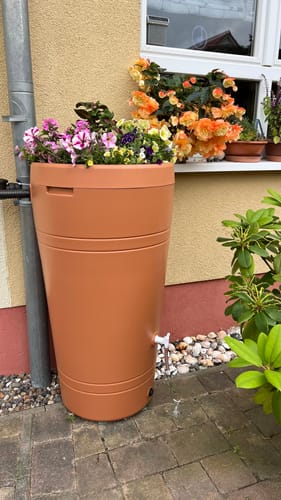 Customer photo review of YourCasa Regentonne 230 Liter [Decore ] - mit Anschlusset - Bewässerung im Garten