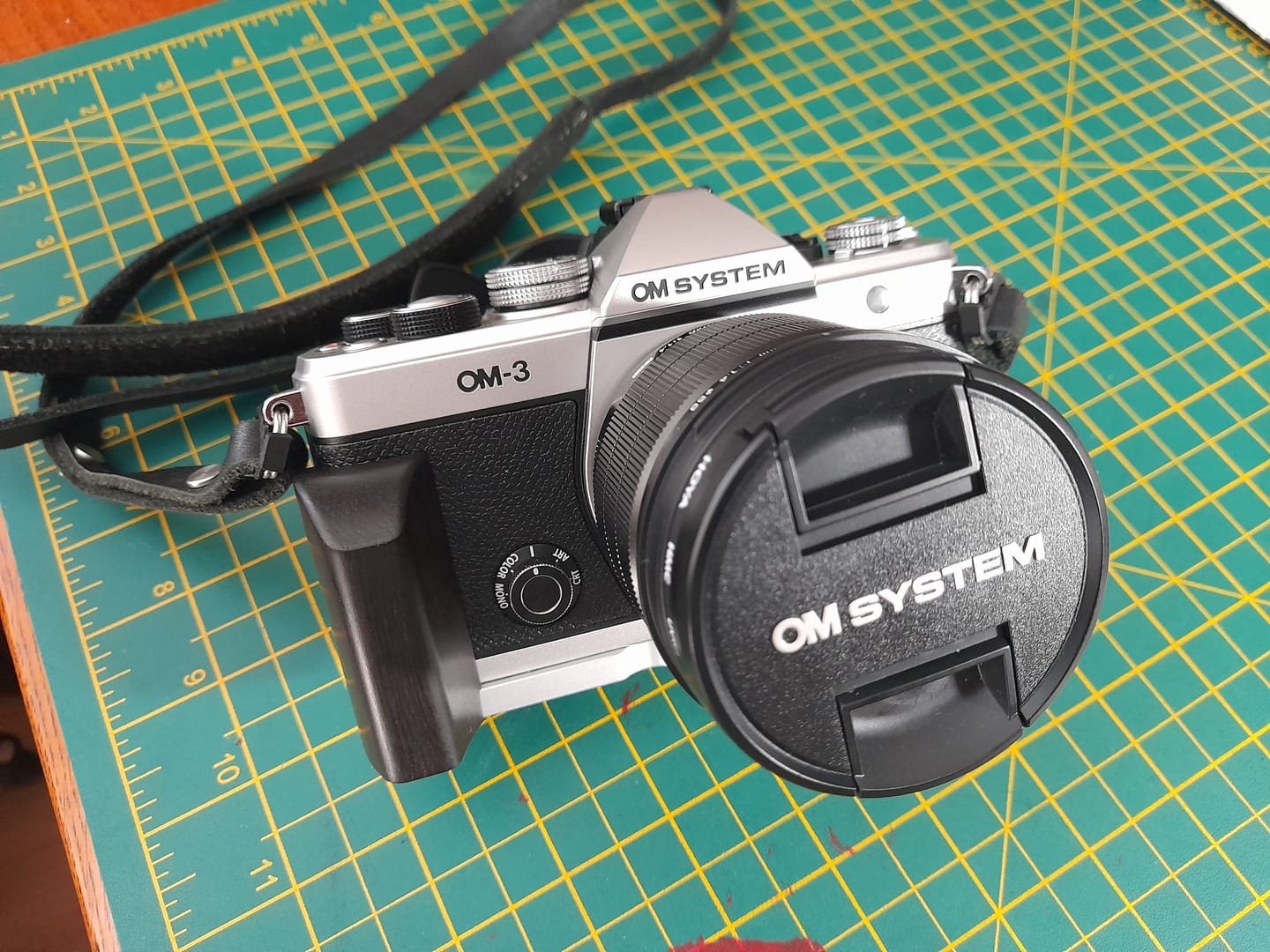 Customer photo review of Wooden Olympus OM3 Grip YW Design
