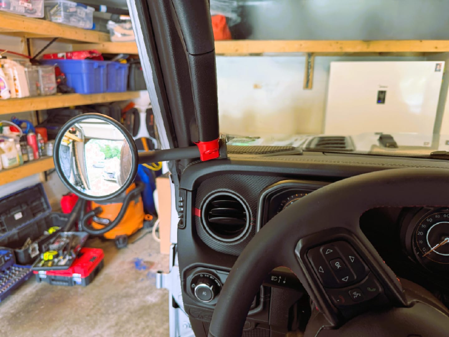 Customer photo review of JL/JLU A-Pillar Side Jeep Mirrors with Base Mount Driver AND Passenger