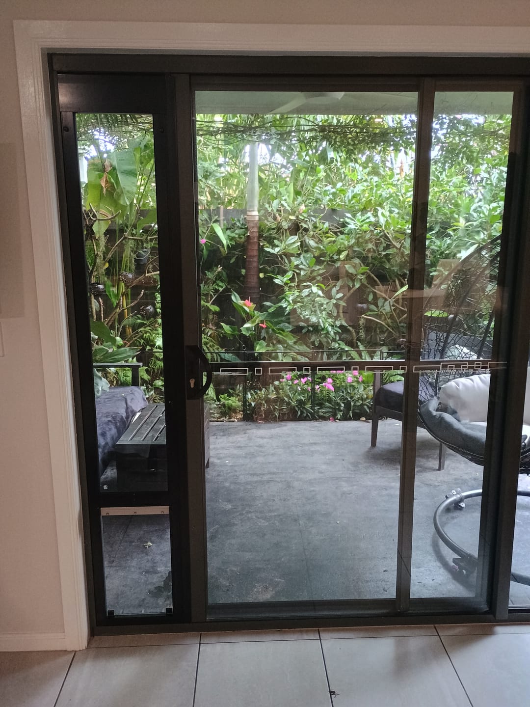 Customer photo review of Adaptor (Close+Lock Glass and Fly Screen door)