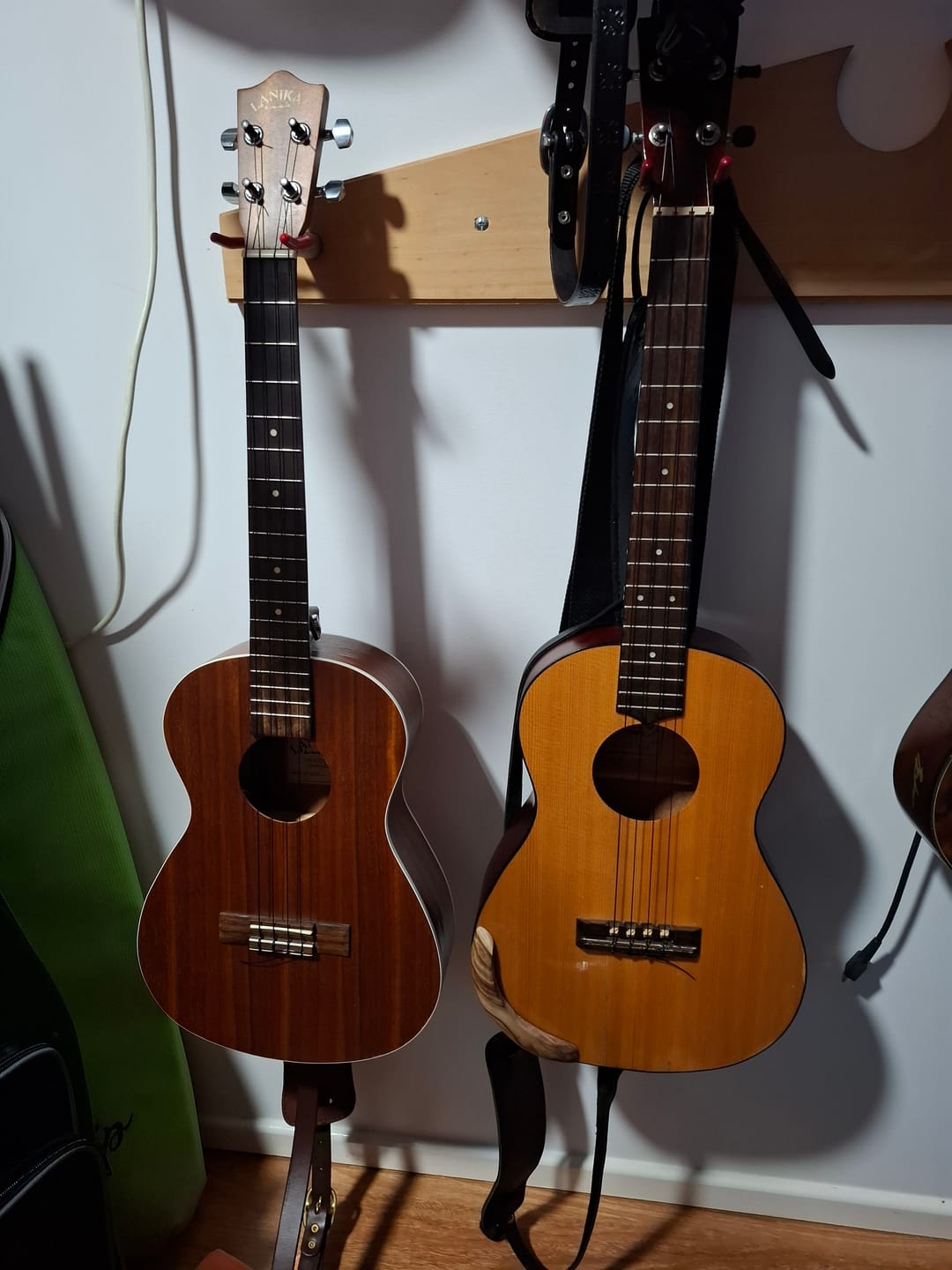 Customer photo review of BB Worth Brown Baritone Ukulele Strings DGBE Tuning Fluorocarbon 2 Restrings per Packet