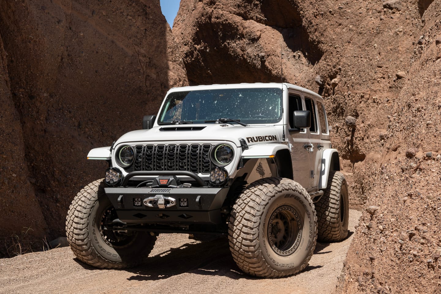 Customer photo review of OEM Color Matched Front Grille for Wrangler JL/Gladiator JT