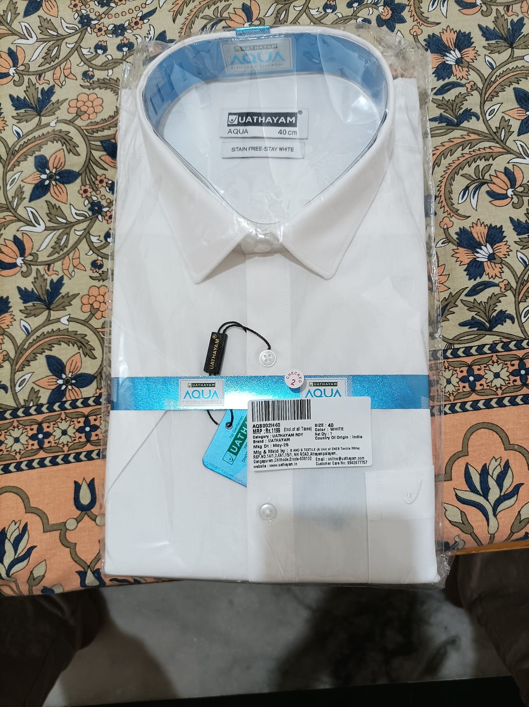 Customer photo review of AQUA Stain Free White Shirts