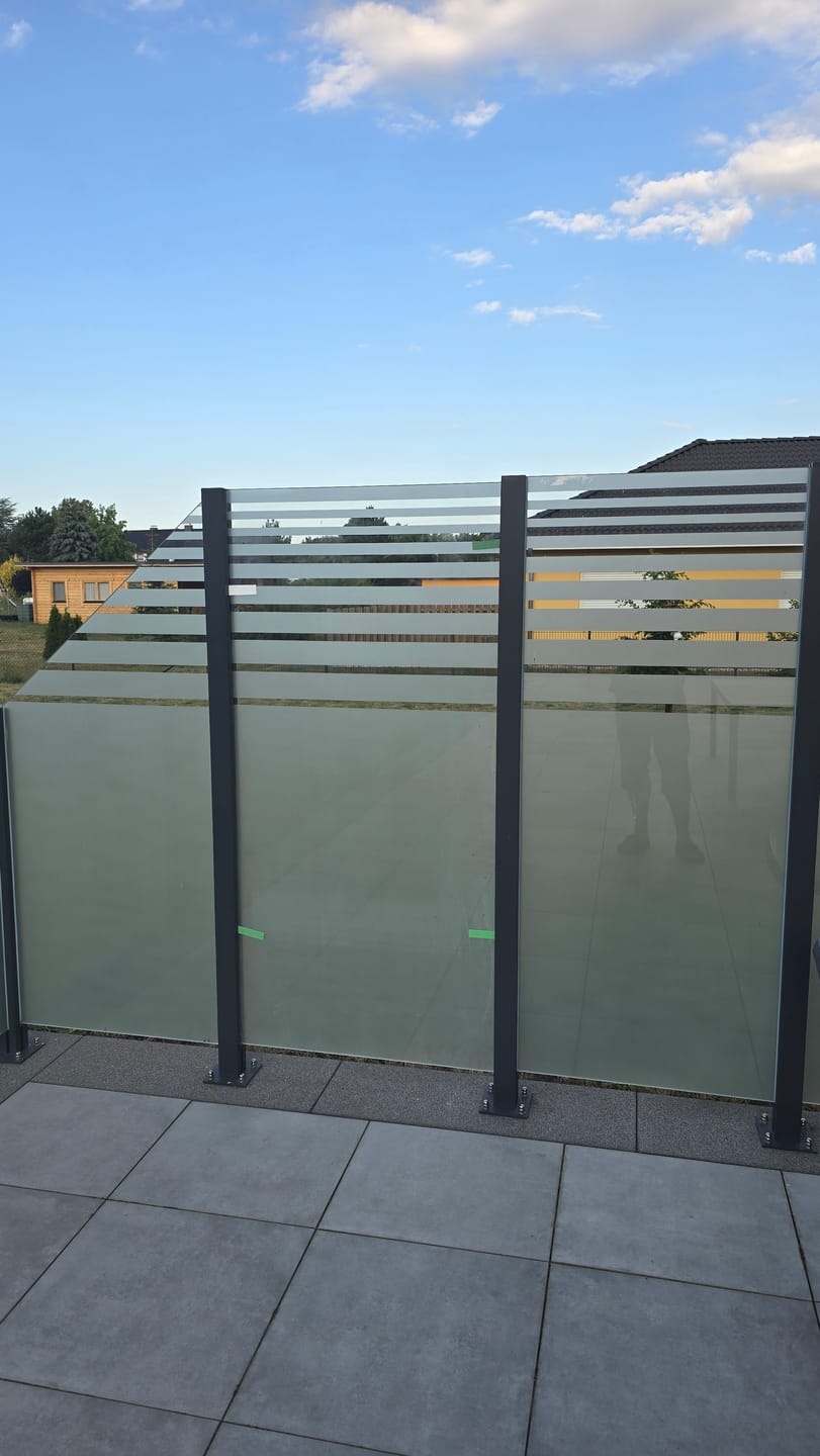Customer photo review of Sichtschutz Glas - Windschutz - Glaszaun Streifen PG8