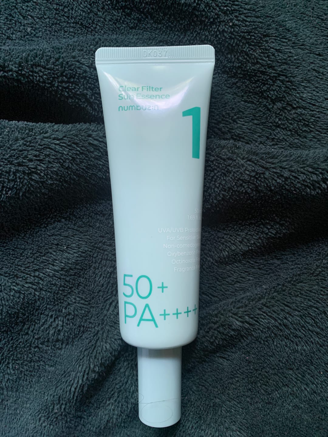 Customer photo review of Gaisīga un nomierinoša saules aizsargesence numbuzin No.1 Clear Filter Sun Essence SPF50+ PA++++