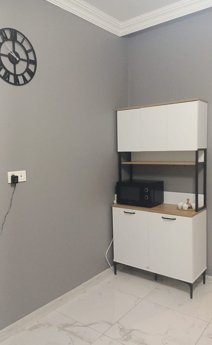 Customer photo review of Rani JE193 Çok Amaçlı Dolap 5 Kapaklı Kiler Mutfak Dolabı Beyaz - Sepet Ceviz
