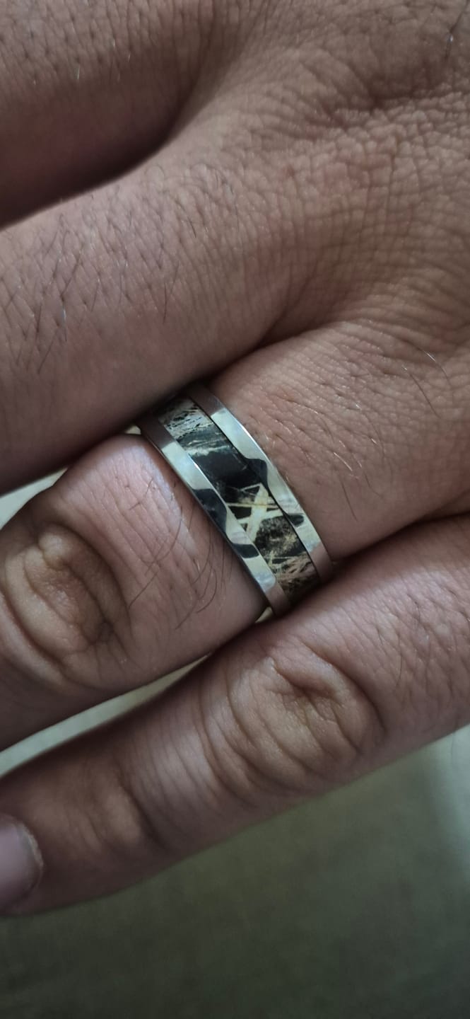 Customer photo review of Mossy Oak Titanium 8mm Ring - Choose Pattern
