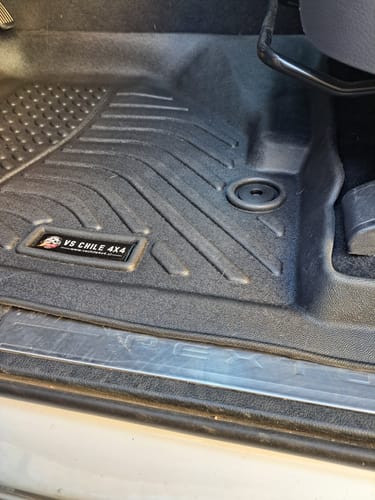 Customer photo review of Pisos Calce Perfecto SsangYong Rexton años 2019 al 2025