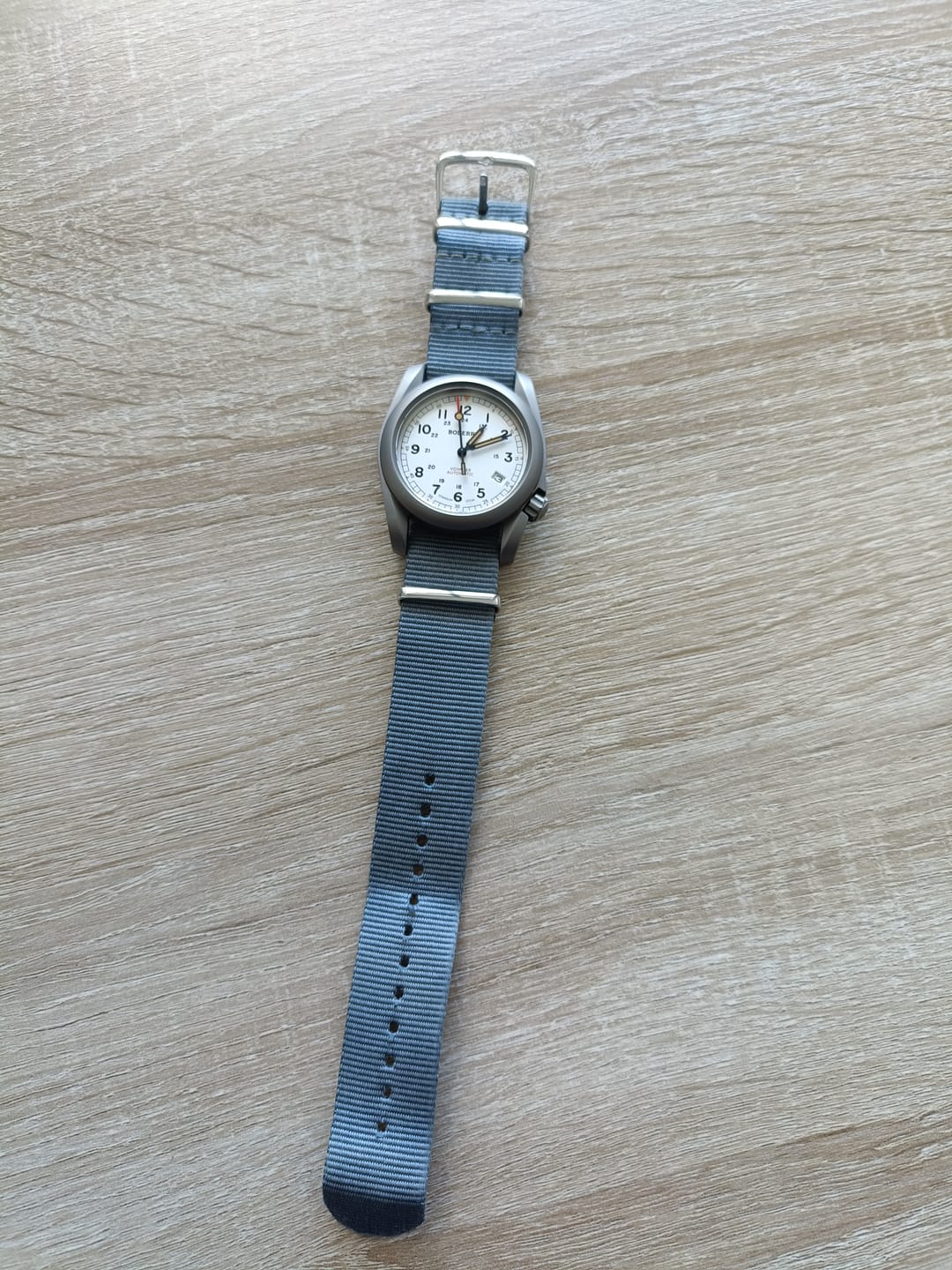 Customer photo review of VOYAGER - 100M Waterproof Titanium Automatic Field Watch | White-bracelet