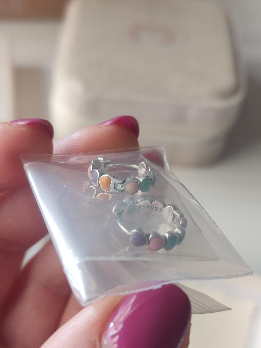 Customer photo review of Pendientes Colorful Love