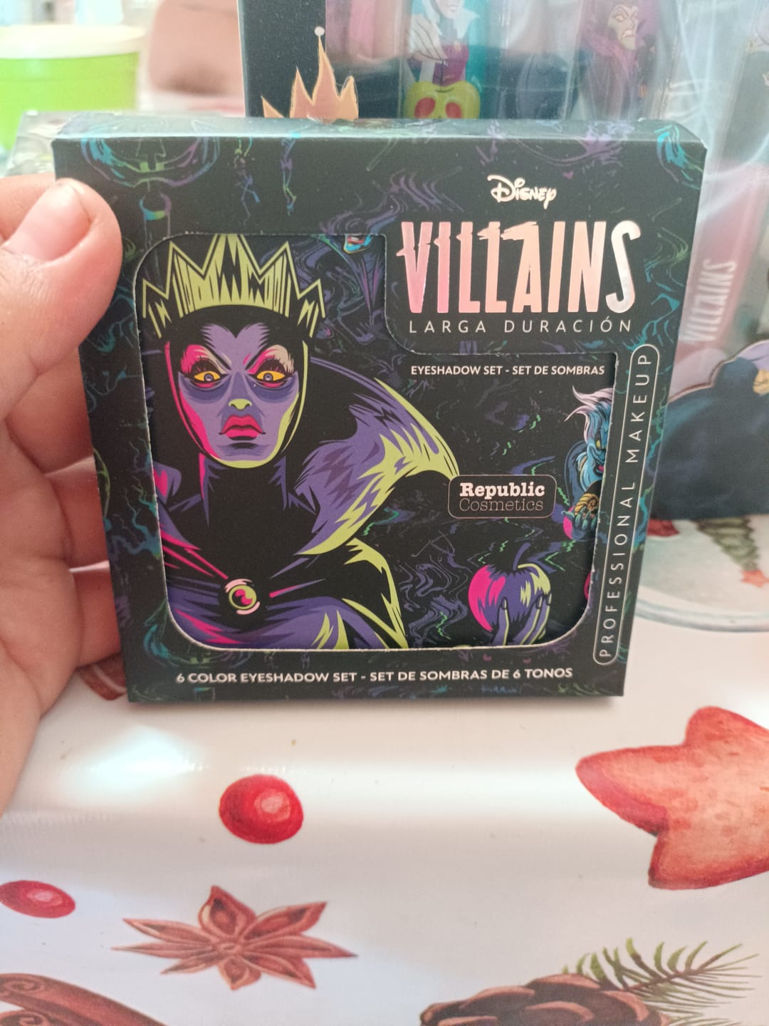 Customer photo review of Set de Sombras Para Ojos Villanas (6 tonos)