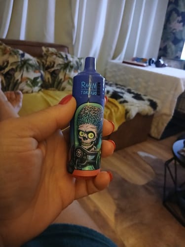 Customer photo review of RAndM - Tornado - 9K - Puffs / Disposable