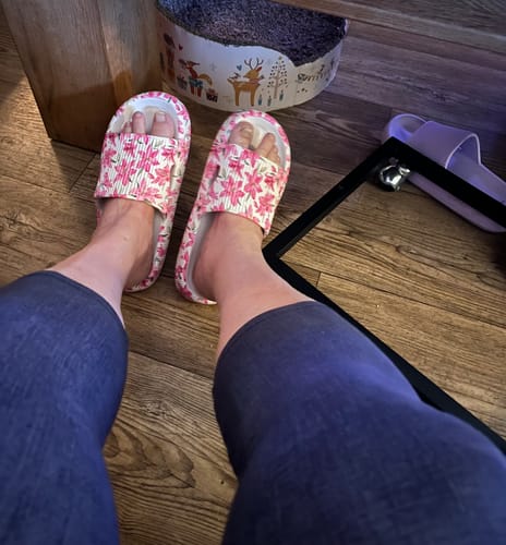 Customer photo review of HappyFlops