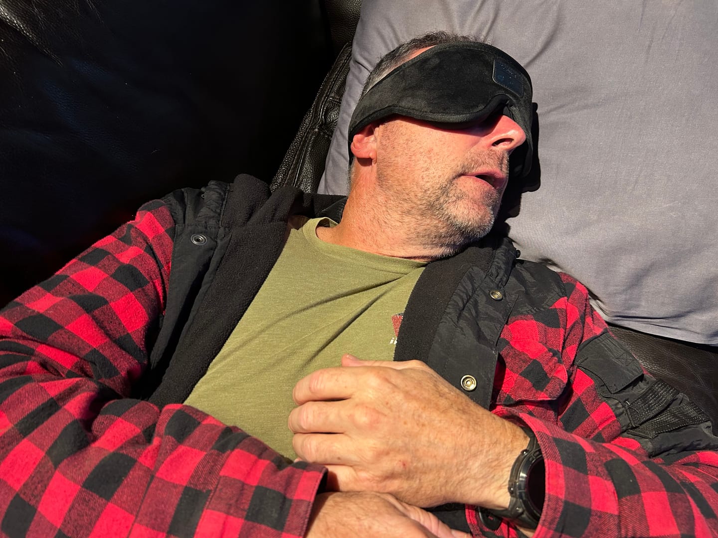 Customer photo review of mussage Sleep Mask With Bluetooth Headphones