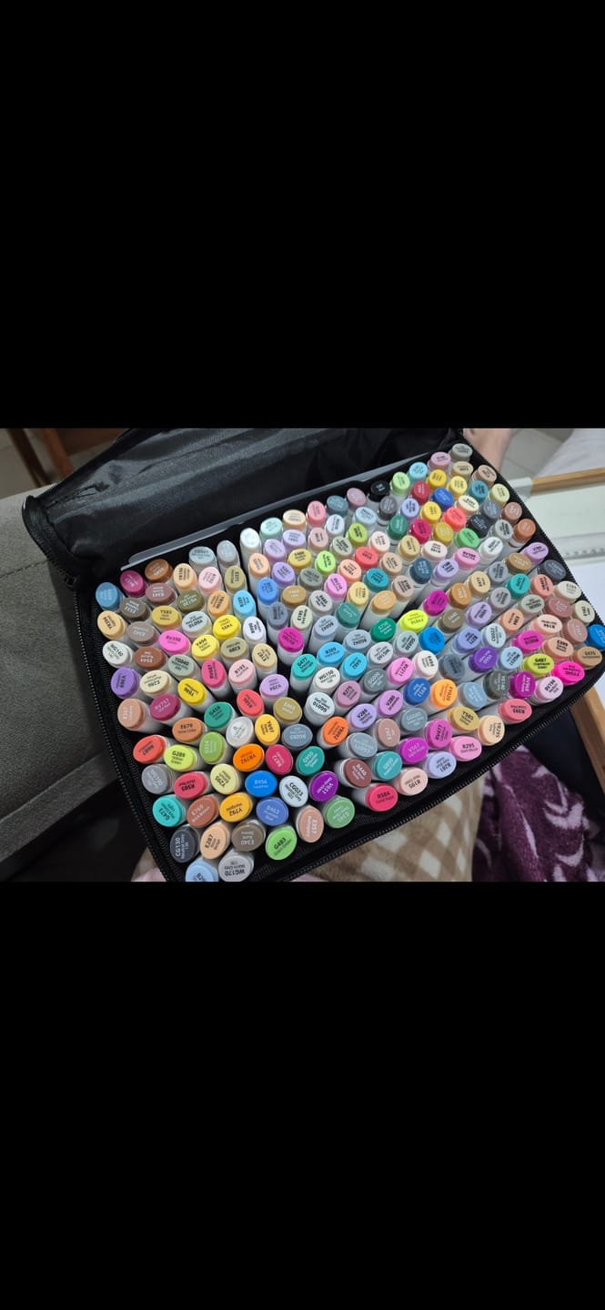 Customer photo review of Ohuhu Oahu 200 Colors Dual Tips Alcohol Art Markers, Fine & Chisel