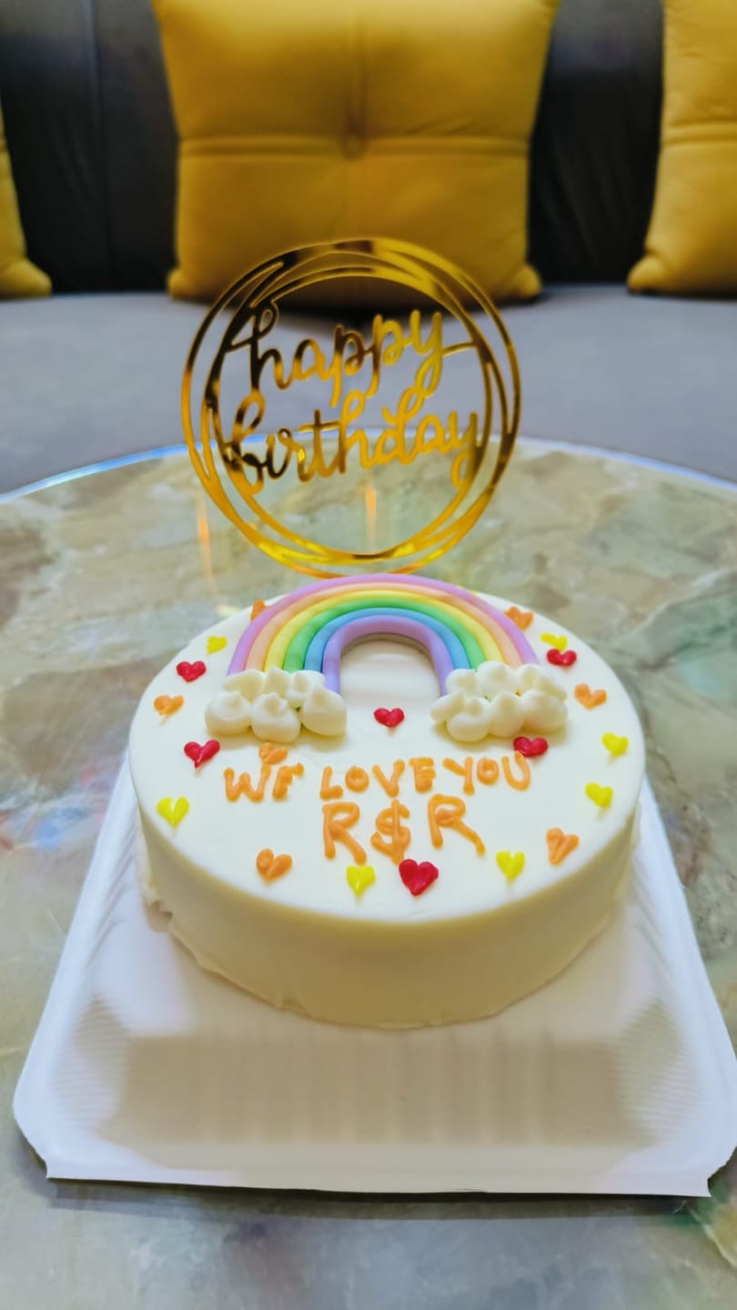 Customer photo review of Pretty Unicorn Cake