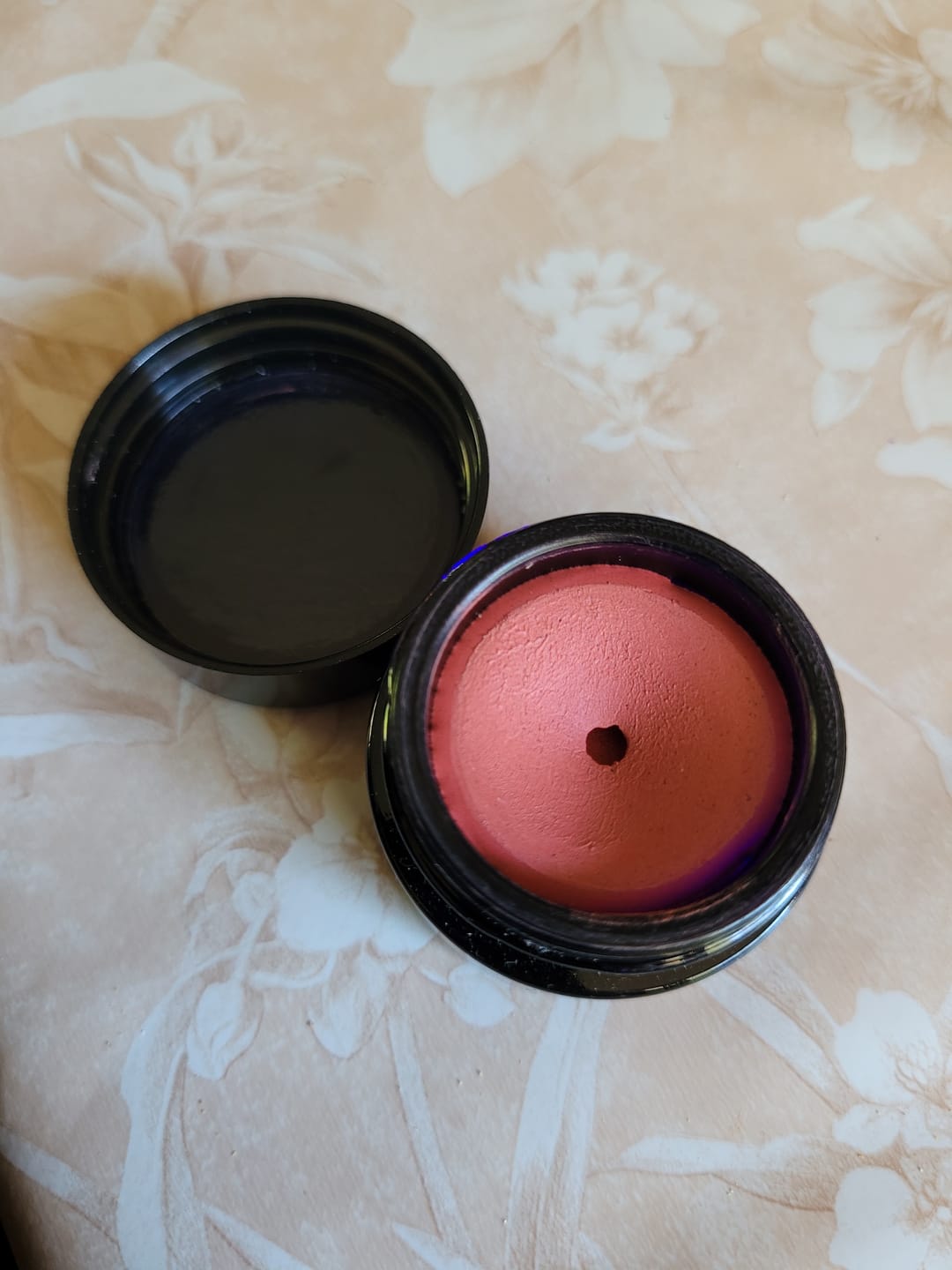 Customer photo review of Huulivoide ja Poskipuna Metsäbiomilla - 3 värivaihtoehtoa