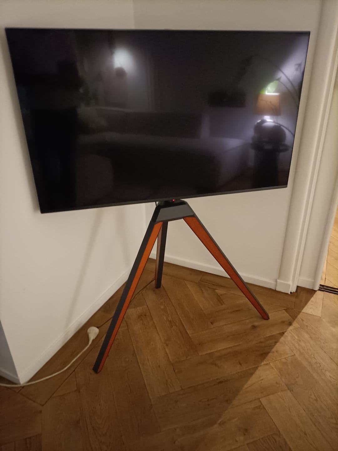 Customer photo review of Picasso FT65 TV Stand