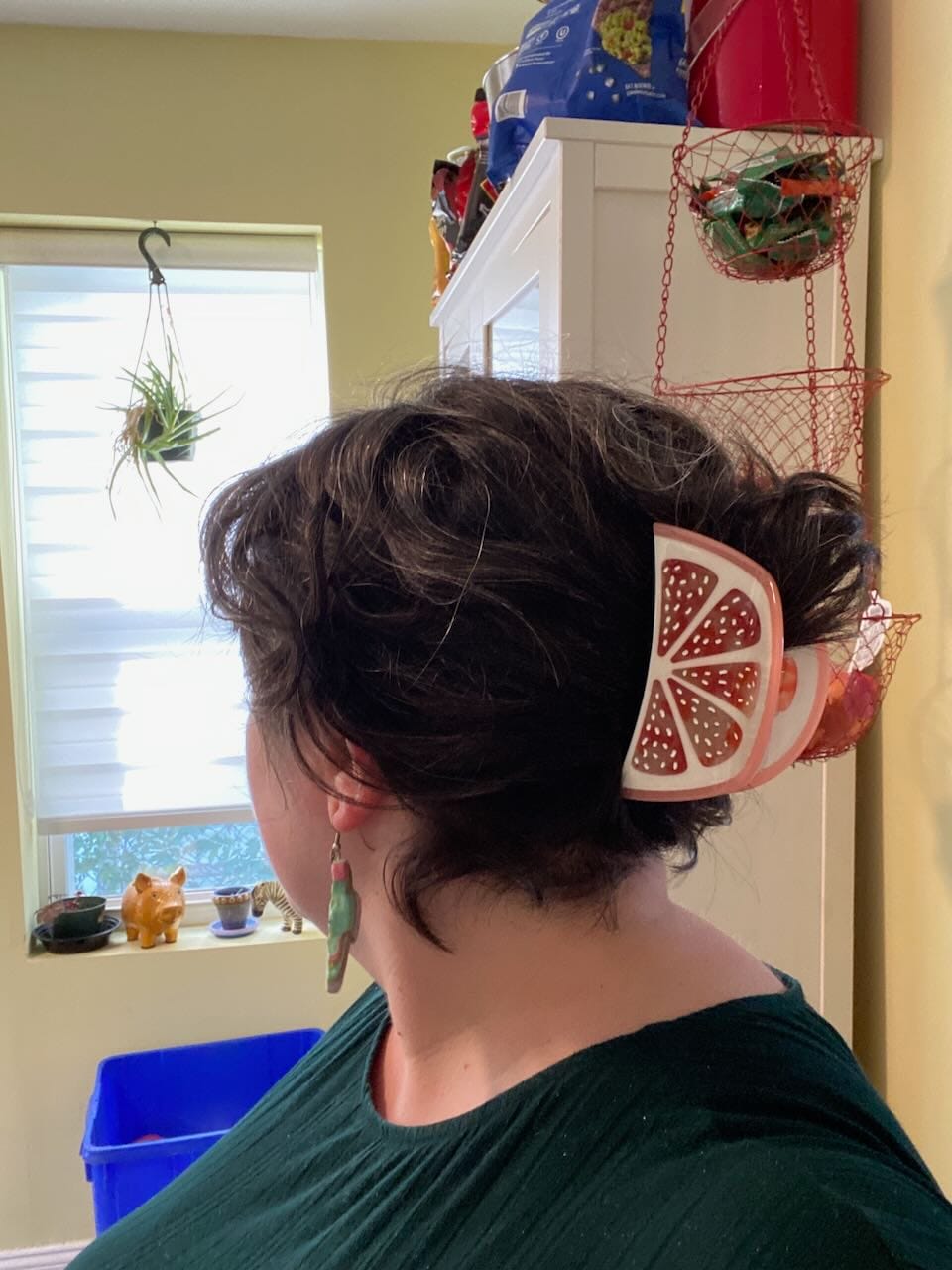 Customer photo review of Large Grapefruit Slice Hair Claw Clip