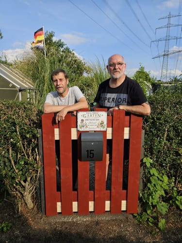 Customer photo review of Personalisiertes Gartenschild mit Namen Anpassbar