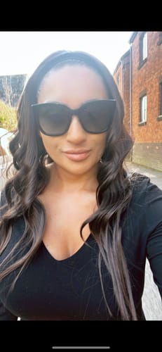 Customer photo review of The Headband Wig Perfect Curl