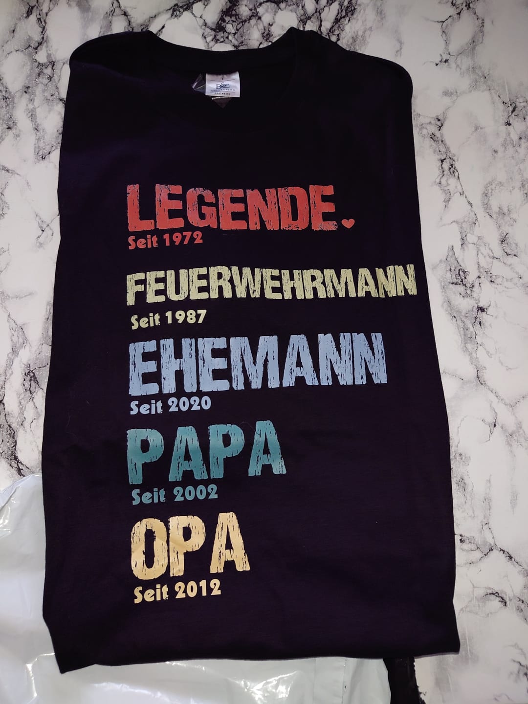 Customer photo review of Legende, Ehemann, Papa und Opa - Personalisiertes T-Shirt für Papa und Opa