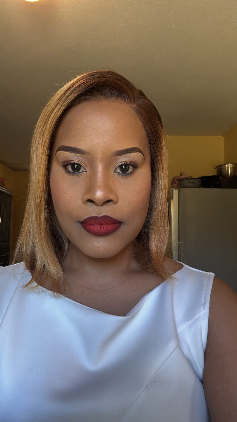 Customer photo review of Brazilian Lace Frontal Wig Straight Col T230 12 inch