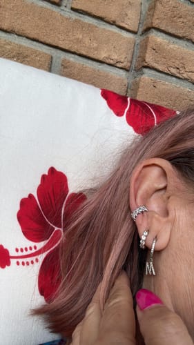 Customer photo review of Orecchino Ear Cuff zirconi quadrati