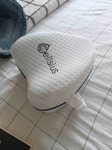 Avis photo d'un client sur Coussin Orthopédique Genoux Cellsius - Le secret d'un sommeil sans douleur