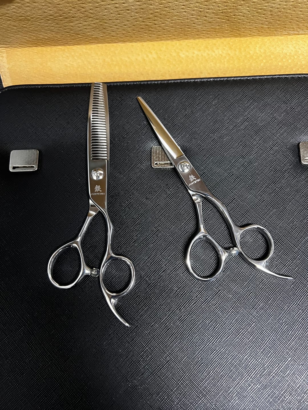 Customer photo review of Juntetsu VG10 Offset Hairdressing Scissor Set