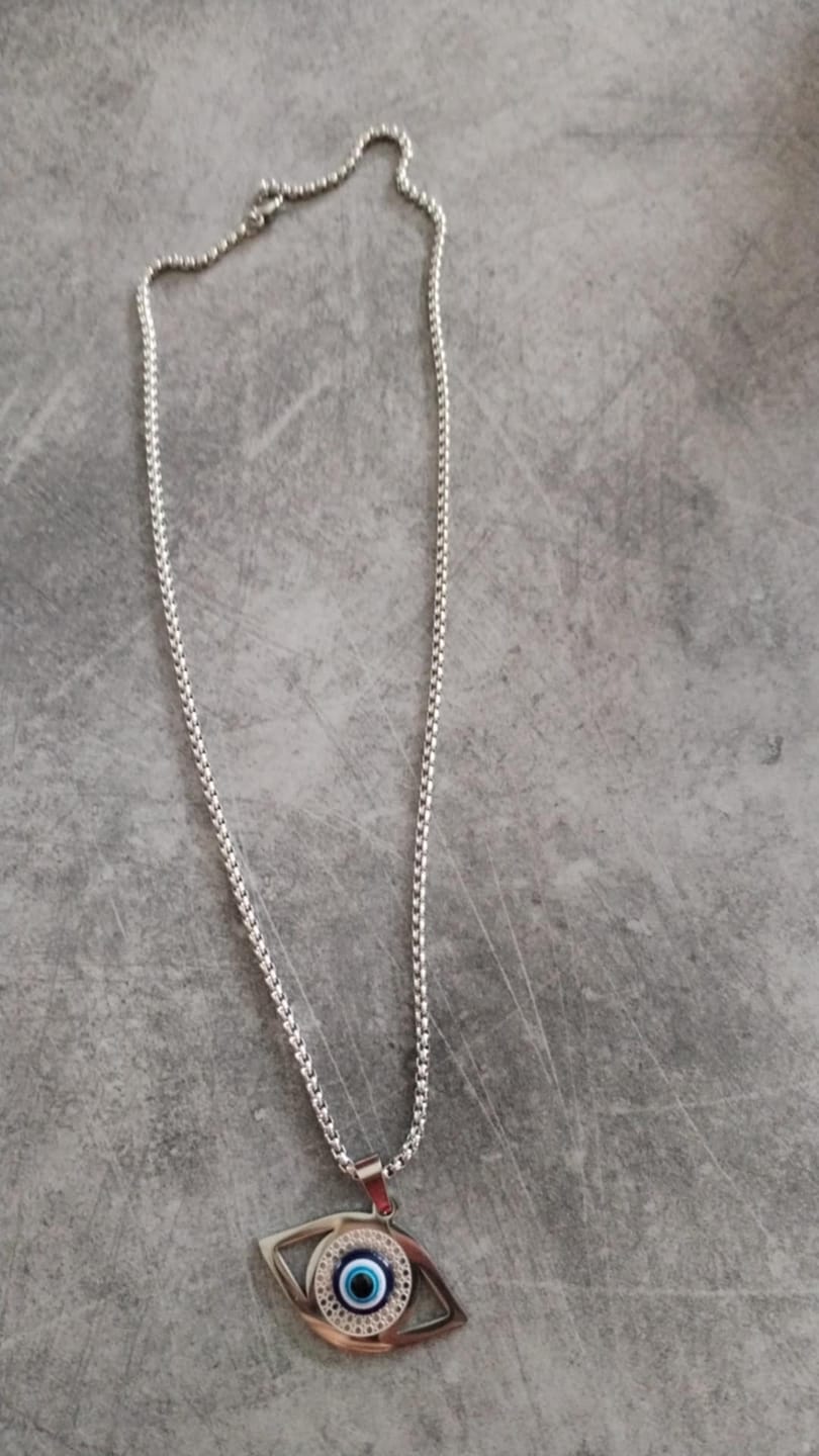 Customer photo review of Pendentif Oeil Bleu - Protection du Mauvais Oeil