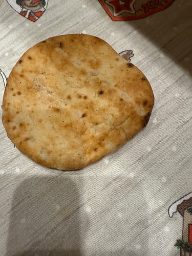 Customer photo review of Mini Greek Pita Bread 11 cm – Handmade Vegan Flatbread for Aperitifs & Mezze (10 pcs)