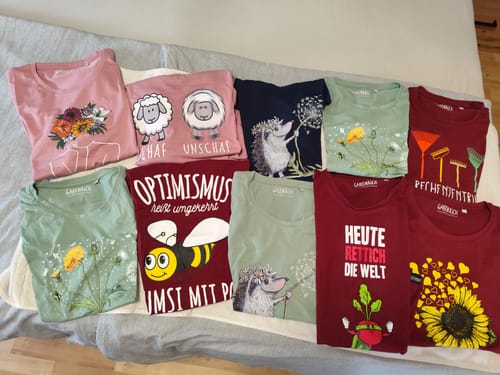 Customer photo review of Blumen Strichfigur Dame - Damen Premium Organic Shirt