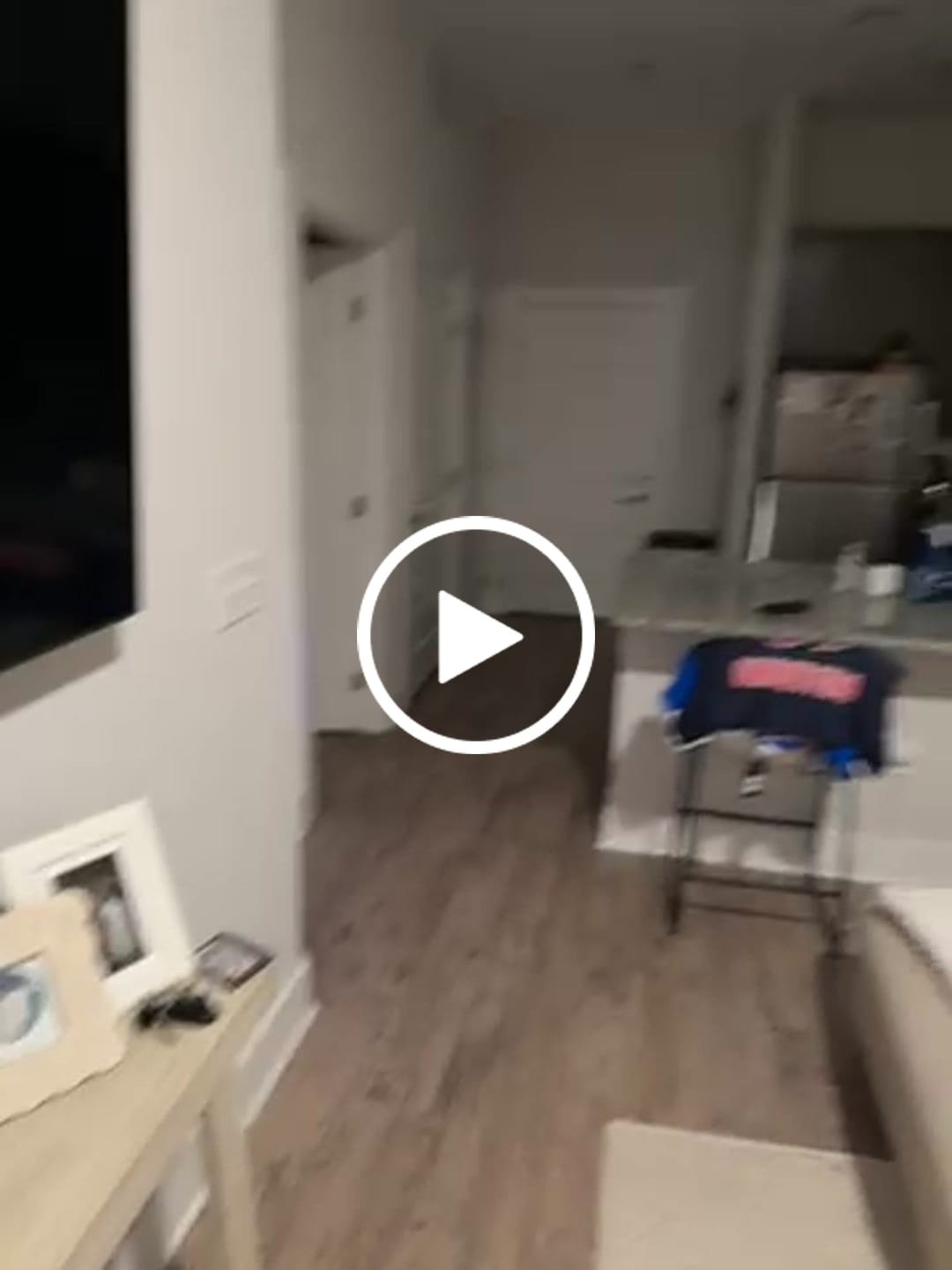 Customer video review of Palo Santo 22 OZ GLASS CANDLE