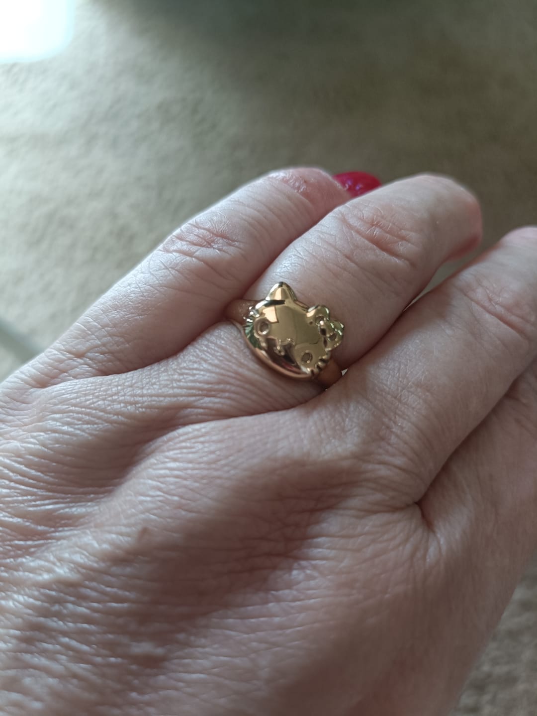 Customer photo review of Anillo Chunkylicious | Acero Inoxidable Baño de Oro 18k | Hello Kitty