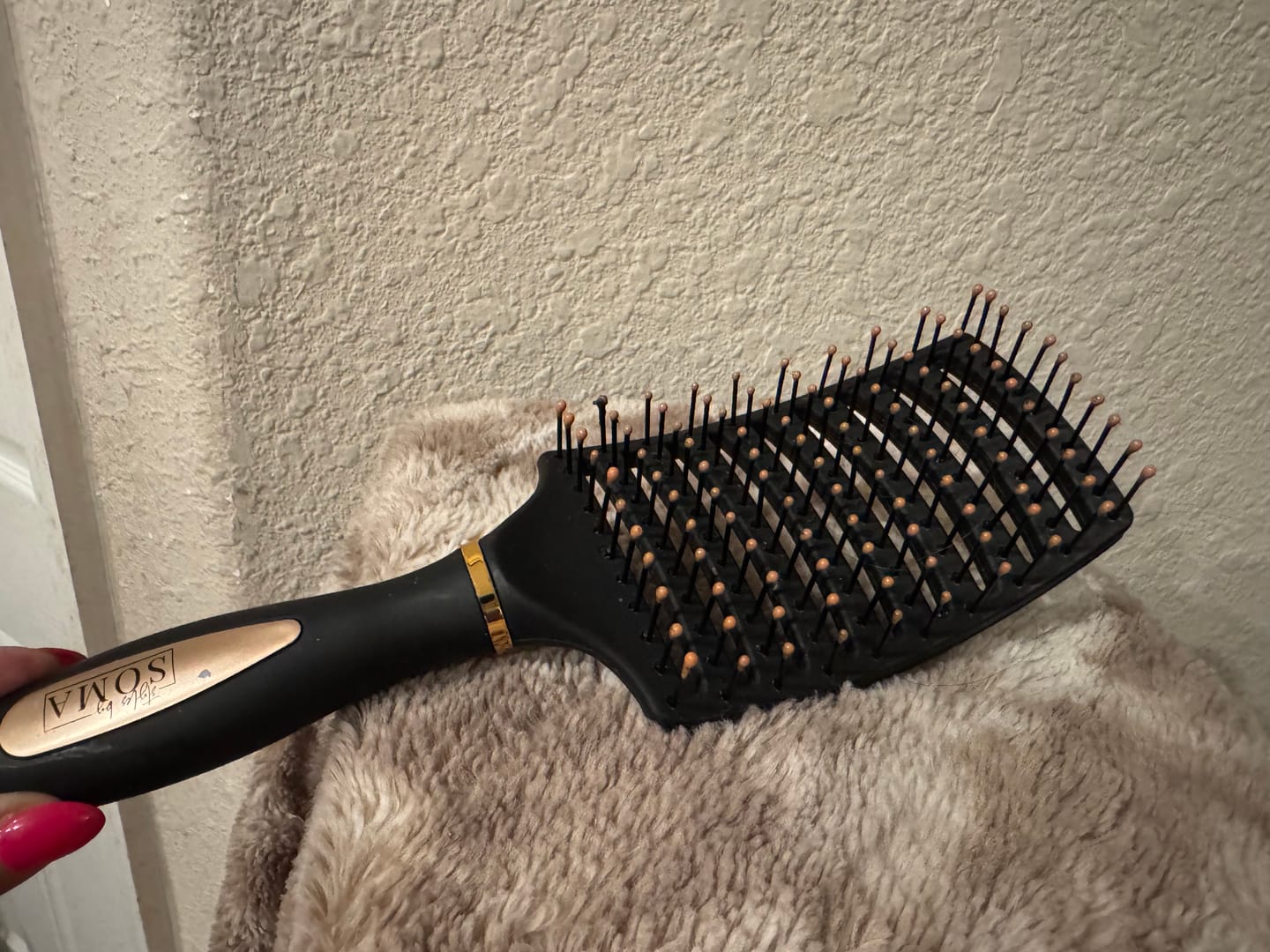Customer photo review of Deluxe Detangle Brush